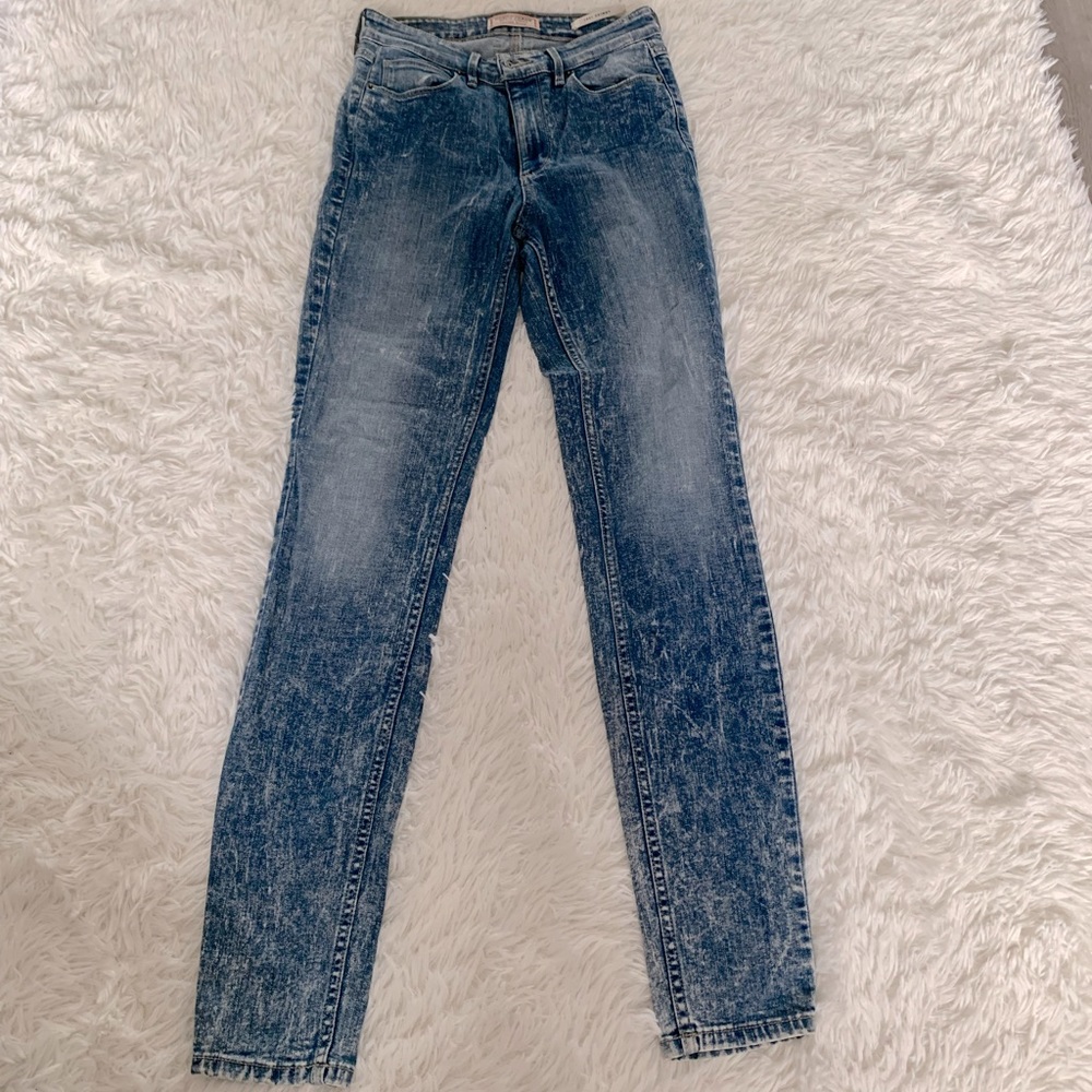 Guess 1981 skinny jeans 👖 acid wash